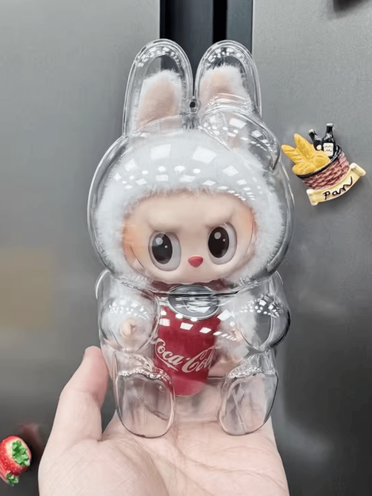LABUBU Transparent Shell, Sitting Pose Coke Edition, Adorable Cartoon Design with Coca-Cola Theme, Durable Transparent Shell, Compact Size for Convenience, Unique Key Chain or Bag Charm, Ideal Gift for Coke Fans and Fashion Enthusias, Perfect for Use, Perfect for Use and Specialfect for Use, Perfect for Use, Perfect for Use, Perfect for Useia, Perfect for Useia, Perfect for Useia, Perfect for Use） - 坐姿可樂保護殼 - 查看 5