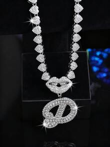 CVNANA قلادة سلسلة مربوطة مزخرفة مليئة بالألماس للرجال والنساء، قلادة حرف الهيب هوب لشفة الشفاه المزخرفة، هدية مجوهرات للفتيات.