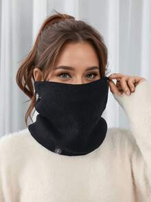 Stylish And Warm Knitted Thermal Lined Neck Warmer, Pullover Style. Features A Knitted Outer Layer And Thermal Lined For Superior Warmth And Insulation. Simple Solid Color Design With Subtle Brand Logo Details. A Cozy And Warm Item Suitable For Everyday Commuting, Outdoor Activities, And More In Autumn And Winter.