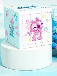 正版授权史迪奇魔方钥匙扣——史迪奇与安琪儿版，采用好朋友设计，内置旋转魔方，时尚实用，可挂在钥匙和包包上。是情侣的理想之选，也是一份贴心的礼物。 - Stitch&Angel - 查看 5