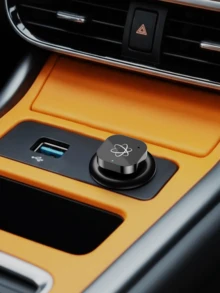 Spedal 无线 CarPlay 适配器和 Android Auto Dongle，快速自动连接，小巧即插即用无线 CarPlay 转换器，兼容 和 Android，USB/USB-C 接口，无延迟，无缝重连（黑色） - 323P-6 - 查看 2