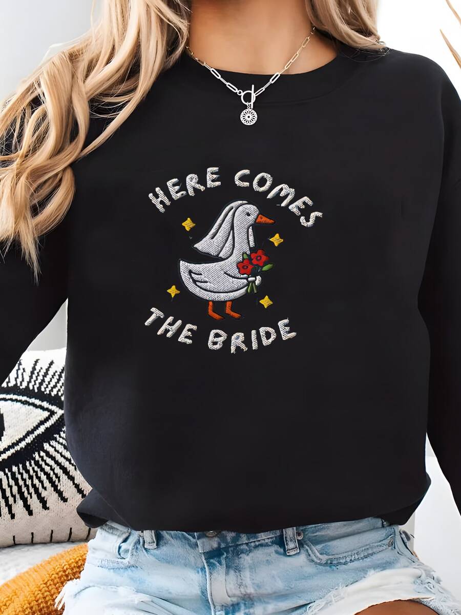 Silly Goose Bride Shirt, Bride To Be Funny Goose Lover Shirt, Bride Sweatshirt Sweatshirt - màu đen - Xem 1