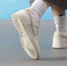 Nike Dunk Low Women's Simple Comfortable Versatile Sporty Casual Non-Slip Durable Low-Top Sneakers™ White/Green