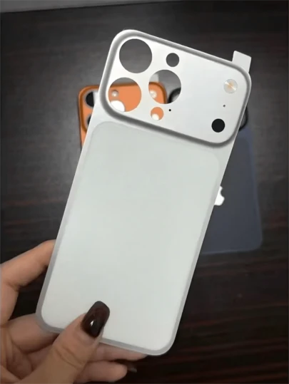 兼容 16 Pro Max、16 Pro、15 Pro Max、15 Pro/14 Pro Max、14 Pro/13 Pro Max 和 13 Pro。提供钛橙、钛蓝和钛银三种颜色选择，是理想的万圣节礼物之选。包含后盖保护膜，兼容 15 Pro Max、17 Pro Max 和 17 Pro Max，适用于日常、办公、居家环境。防水、防震、防摔、防刮擦。