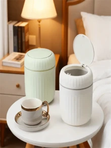 1个按压式桌面垃圾桶，加厚大容量迷你桌面垃圾桶，条纹设计，密封盖设计，适用于浴室、梳妆台、桌面和办公室。