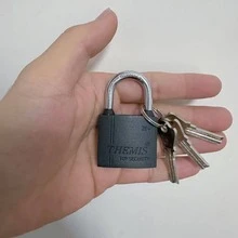 1个重型金属挂锁，带3把钥匙 - 室内/室外使用，耐候，防锈黄铜锁芯，防尘罩钢链 - 适用于大门、棚屋、储物柜、笼子等。 - 彩色 - 查看 8