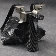 1 套高品质户外狩猎反曲弓套件，包括 2 个射击目标、3 个橡皮筋和粘土弹药，适用于户外射击娱乐和狩猎游戏，是射箭爱好者的绝佳礼物