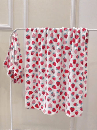 1 Piece Of Women's Pink Fluffy Hair-Drying Cap With Cute Printed Strawberry Patterns. It Has A Soft Texture, Dries Quickly, Doesn't Shed Hair, And Has Strong Water Absorption. It Can Be Used As Home Bathroom Decoration, Back-To-School Hair-Drying Cap, Shower Towel, And Is Suitable For Beauty Salons, Hotels, And Sports Occasions. It Is A Must-Have For Home Use And Belongs To The Categories Of Towels And Skin Care Products.