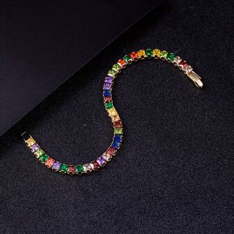 一款时尚简约的彩色闪亮男士手链，适合日常佩戴，也可作为礼物送给家人朋友，或作为节日生日礼物送给男友/女友。