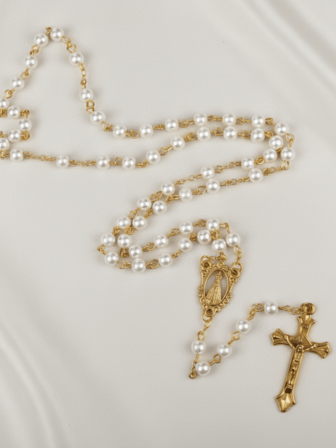 Minimalist Vintage White Faux Pearl Chain Cross & Virgin Mary Pendant Necklace, New Trending Versatile Accessory, Suitable For Mother's Day, Valentine's Day, Easter Gifts