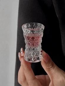 1pc 30ml Luxury Embossed Glass Wine Cup, Gem Pattern Glass Wine Glass, High-End Creative Wine Glass, Small Wine Cup, One-Sip Mini Wine Cup, Home Use Wine Glass, Suitable For Party, Music Festival, Bar, Nightclub