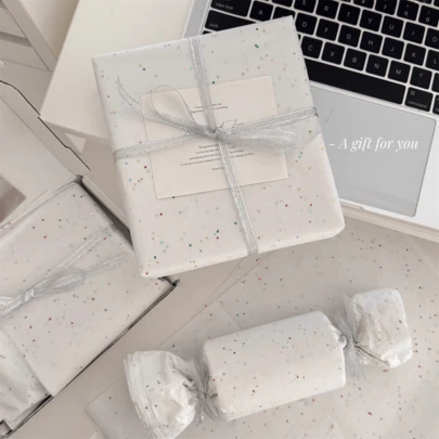 50张礼品包装纸，小闪光图案包装纸，大号包装纸，节日装饰包装纸，星空主题高端包装纸，DIY手工包装纸，花束包装纸，适用于情人节、婚礼、生日、派对装饰包装。