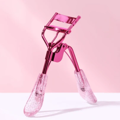 1 cái kẹp uốn mi bằng thép không gỉ với tay cầm lấp lánh trong suốt, dụng cụ trang điểm chuyên nghiệp giúp uốn mi tự nhiên, dễ sử dụng và không gây hại, trang điểm, giá rẻ, trang trí phòng, bàn trang điểm, du lịch, phòng ngủ, phụ kiện trang điểm, kẹp uốn mi, giá rẻ, quà tặng Giáng sinh, trang điểm, dụng cụ trang điểm, đồ rẻ tiền, quà tặng, quà tặng cho phụ nữ, quà Giáng sinh, quà khuyến mãi, du lịch, đồ rẻ tiền, đồ dùng cần thiết khi đi du lịch