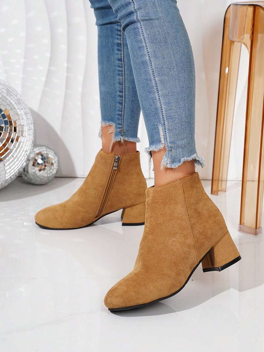 Botines de mujer de moda de ante, minimalistas y versátiles con punta cuadrada y tacón de bloque, en negro y marrón - Negro - Ver 1