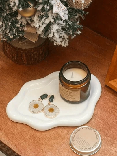 Bandeja moderna para joyas - Elegante soporte para exhibir collares, pulseras y aretes - Organizador de tocador de resina ABS resistente - Esta innovadora bandeja para joyas viene en colores blanco y plateado, convirtiéndola en un regalo perfecto para hombres y mujeres. Adecuado para Navidad, cumpleaños, boda, Día de San Valentín y otras ocasiones - Se puede colocar en un tocador, escritorio de oficina o usar como decoración para fiestas - Bandeja organizadora de joyas