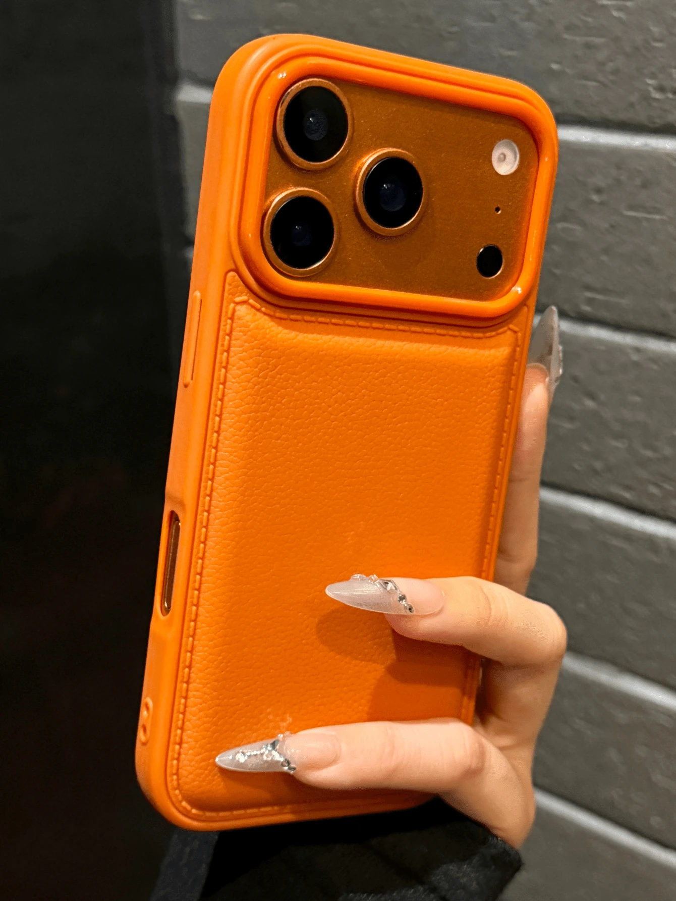 Ốp lưng điện thoại TPU mềm mại, màu trơn sang trọng, họa tiết da vải, tương thích với iPhone 17 16 15 14 13 12 Pro Max 16 15 14 Plus 11, chống sốc. - trái cam - Xem 1