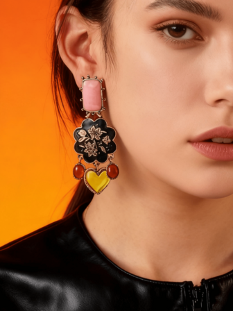 复古3D立体花朵耳环，镶嵌心形彩色树脂，时尚配饰，适合女性在派对、节日、商务、演出、活动和日常佩戴。