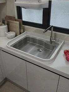 1pc 1m Bathroom Shower Water Barrier Strip, Self-Adhesive Shower Splash Guard Seal, Foldable Shower Water Barrier, Dry-Wet Separation Shower Water Barrier, Flexible Bathroom Water Barrier, Prevent Water Splashing Out Of Shower Area - White - View 8