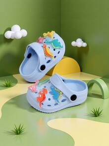 Novos sapatos de verão com estampa de dinossauro para meninos e meninas, perfeitos para usar em casa e no dia a dia ao ar livre. Design confortável com sola plana, ideais para festas na praia e para criar um visual divertido e moderno. - Baby Azul - Ver 8