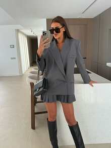 Bộ vest công sở nữ thanh lịch màu trơn có túi và cúc cài, gồm áo blazer và chân váy xếp ly, phù hợp cho đi làm, công sở và mặc thường ngày vào mùa xuân. - Xám - Xem 4