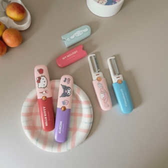  2-i-1 multifunktionell skalare med söt Sanrio Hello Kitty-design, superbekväm dubbelsidig skalare