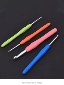 钩针、手柄钩针、U型剪刀，可固定毛线，使针脚均匀，钩织更持久，柔软舒适，方便放入背包、行李箱、手提箱，可用于制作毯子、宠物衣服、帽子、毛巾、手套，送给家人、爱人、朋友、邻居、同学，圣诞节、新年礼物皆宜。 - 彩色 - 查看 4
