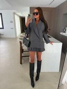 Bộ vest công sở nữ thanh lịch màu trơn có túi và cúc cài, gồm áo blazer và chân váy xếp ly, phù hợp cho đi làm, công sở và mặc thường ngày vào mùa xuân. - Xám - Xem 5