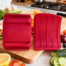 厨房专用多功能硅胶防滑隔热夹，采用硅胶材质，耐高温，即使手烫也能保持舒适。是家庭厨房烘焙烹饪的必备工具，具有防滑、稳固防掉落的特性。 - 彩色 - 查看 4