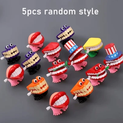 5个带眼睛的发条行走牙齿玩具：趣味小脚丫，新奇恶作剧礼物，适合派对、万圣节、圣诞节、家居和餐桌装饰 - 塑料材质