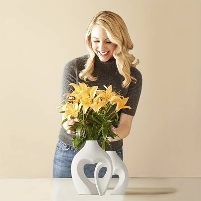 1pc European Style Resin Vase Set, Ins Minimalist White Creative High-End Home Decor Flower Holder, Heart Shaped Vase, 4 Color Options