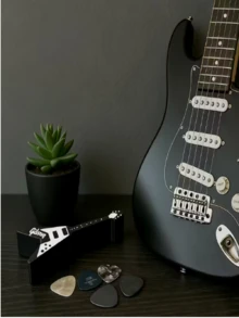 10-Slot Holder - Style, Guitar Accessory, Solves Pick Misplacement Or Loss, Guitar Pick Storage Box, Perfect Gift For Guitarists, Gift, Electric Guitar, Acoustic Guitar, Classical Guitar, Guitar Model, Christmas, New Year, Birthday, Ideal Gift For Guitar Enthusiasts. 1 Piece