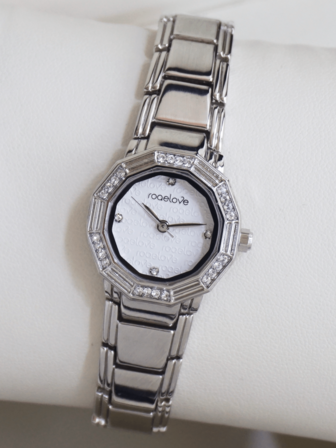 1pc Women's Silver Asymmetrical Geometric Quartz Watch, Elegant Vintage Style, Business/Formal Watch, Suitable For Party, Vacation, Daily Outfit Accessory, Birthday Gift For Friends With Gift Box