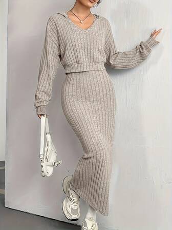 秋冬罗纹针织套装（两件套）：宽松连帽衫上衣 + 高腰修身长裙，时尚休闲显瘦装扮