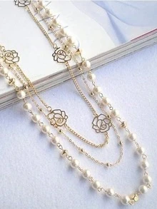1pc Minimalist Fashion Long Sweater Chain Pendant Necklace, Multi-Layer Faux Pearl Rose Flower Necklace For Women, Suitable For Parties, Gifts, And Daily Wear
