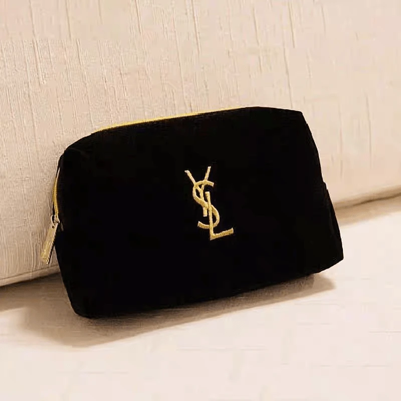 YSL 黑色天鹅绒化妆包，毛绒天鹅绒化妆包，饰有金色刺绣标志和可拆卸链条肩带，奢华拉链美妆盒 - 黑色 - 查看 1