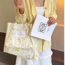 100个透明塑料服装手提袋，女士购物袋，小花叶图案包装袋，加厚防水便携大容量手提袋；户外旅行日常必需品手提袋。高端包装袋，可重复使用包装袋，适用于情人节、新年、婚礼、派对、购物袋、生日礼物袋、派对礼品袋。 - 彩色 - 查看 6