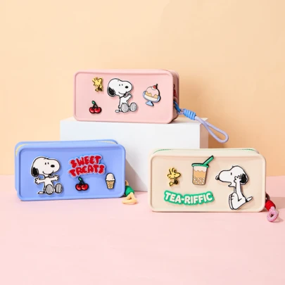  Miniso Snoopy Rectangular Makeup Bag, Silicone Cosmetic Pouch With Zipper, Cute Peanuts Travel Toiletry Bag For Women