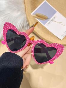 一副复古大框水钻心形猫眼眼镜，适合夏季海滩篝火派对、送礼、复古街头风、驾驶、防晒、户外旅行、派对、舞台表演、配饰、海滩防晒、情人节、婚礼新娘装扮、节日装扮、生日派对眼镜配饰 - 彩色 - 查看 12
