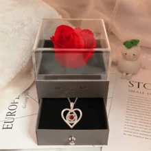 一套心形项链，配红色玫瑰礼盒，适合送给女性朋友、爱人，作为圣诞节、情人节礼物，浪漫珠宝，母亲节玫瑰礼盒女士吊坠项链，母女项链，姐妹项链，闺蜜项链，送给妈妈、爱人、妻子、女友、姐妹、女儿的礼物，适合婚礼、节日、母亲节、情人节、周年纪念日等场合。 - 彩色 - 查看 5