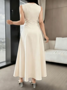 Long Plain Dress For Social Wedding In Tailored Fabric, Sleeveless, Elegant, S, M, L - Màu be - Xem 3