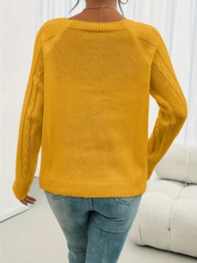New Women's Autumn-Winter Solid Color Printed Sweatshirt - Fashionable Minimalist V-Neck Contrast Color Design, Long-Sleeve Top. Women's Winter Sweatshirt, New Women's Long-Sleeve Sweatshirt, Women's Winter Base Layer/Inner Wear. Women's Daily Casual Sweatshirt, Ultra-Soft Sweatshirt, Women's Winter Essential Sweatshirt. Halloween Vibe Sweatshirt, Perfect For Halloween Casual Outer Wear. New Women's Off-The-Shoulder Sweatshirt, Women's Button-Detailed Sweatshirt. - 黃色 - 查看 2