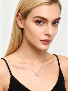 1 件 S925 纯银心形吊坠，镶嵌水钻，时尚百搭女士高端婚礼珠宝项链情人节