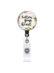 1 pieza Carrete portaidentificación con letras inglesas ajustable, con clip, cierre giratorio y llavero de cristal redondo, adecuado para enfermeras, médicos, uso en la oficina, identificación escolar, decoración de Halloween, Navidad y Día de San Valentín, regalo significativo de Año Nuevo para amigos, compañeros de trabajo, maestros y mayores