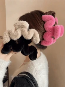 1pc Autumn/Winter New High-End Plush Large Hair Claw Clip For Women, Chic Ins Fuzzy Hair Claw For Updo Plush Hair Clips Fashion Hair Clutch Winter Hair Accessories