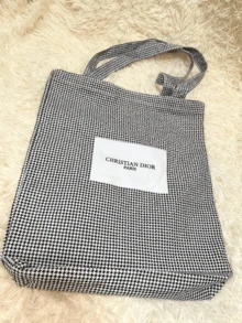 Dior Classic Black & White Houndstooth Canvas Tote Bag, Large Capacity Women's Shoulder Handbag, Fashion Versatile, Brand Bag, Durable Commuter Bag, Suitable For Travel, Shopping And Daily Use, Fashionable Casual Shoulder Bag, Spacious Interior, Essential Item For Luxury Fashion Enthusiasts