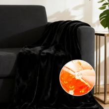 Manta de franela lisa + Cálida y cómoda + Disponible en 3 tamaños / Ideal para dormitorios y salones / Perfecta para relajarse + Material de poliéster + Suave y agradable al tacto + Versátil para múltiples entornos + Fácil de guardar + Práctico artículo para el hogar - Negro - Ver 3