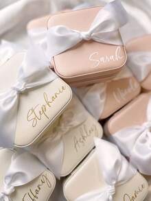 定制新娘及伴娘旅行珠宝礼盒，PU皮革珠宝展示盒，双层防水珠宝收纳盒，伴娘邀请礼物，单身派对礼物，个性化伴娘礼物，优雅珠宝盒，可收纳耳环、戒指等，女士发饰 - 絲帶首飾盒 - 查看 5