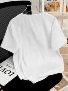 Calavera con rosas rojas y cintas que simbolizan la dualidad emocional en contraste de vida y Camiseta de hombre 100% algodón - Blanco - Ver 2