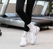 NIKE 女款 Court Legacy 休闲轻便耐穿低帮运动鞋 DH3161-103 - 白色 - 查看 1