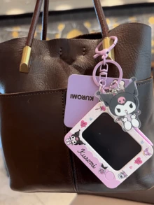 Sanrio Kuromi Doodle Board Keychain,Kawaii Cartoon Key Ring, Erasable Mini Drawing Pad + Reusable Note Function, Exquisite Hangyodon Design, Premium Durable Material, Cute Bag/Key/Backpack Decor, Stylish Japanese Anime Charm, Must-Have Bag/Key) for Sanrios, Novelus, the Girentials, the Esk, 錯誤 -Haves Novel Friends/Family/Birthday - Kuromi - 查看 5